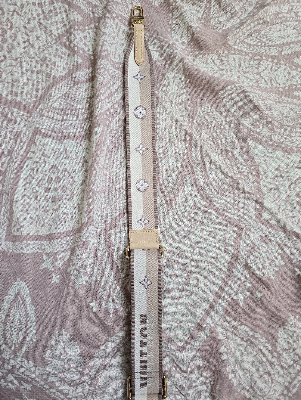 NEW Louis Vuitton Bandouliére Beige Guitar Strap - Picture 12 of 15